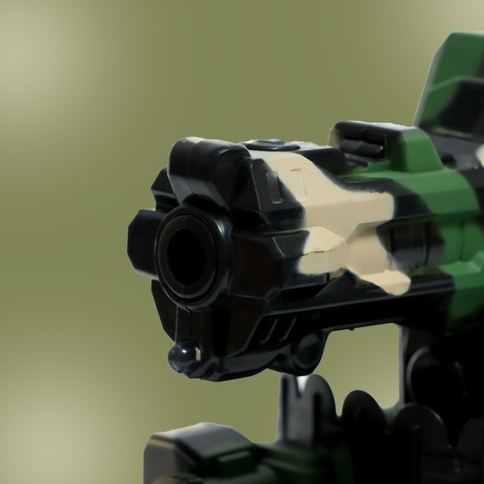 Танк на радиоуправлении «Боец», стреляет пулями, работает от батареек Танк на радиоуправлении «Боец», стреляет пулями, работает от батареек