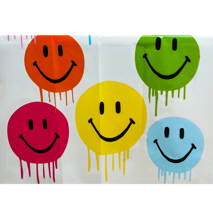 Скатерть одноразовая "Смайлы" 180х137