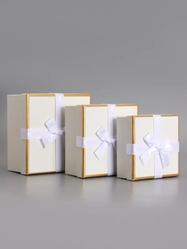Набор подарочных коробок 3 в 1 квадратные, 19&times;19&times;9.5 см, 17&times;17&times;8 см, 15&times;15&times;6.5 см, с бантом, молочный