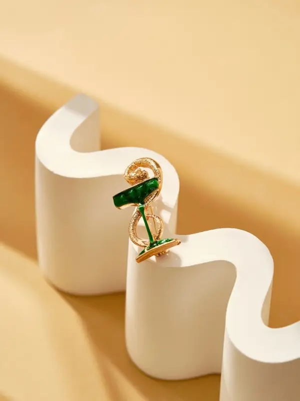 Брошь &laquo;Змея в геральдике&raquo;, извивающаяся, зелёная в золоте