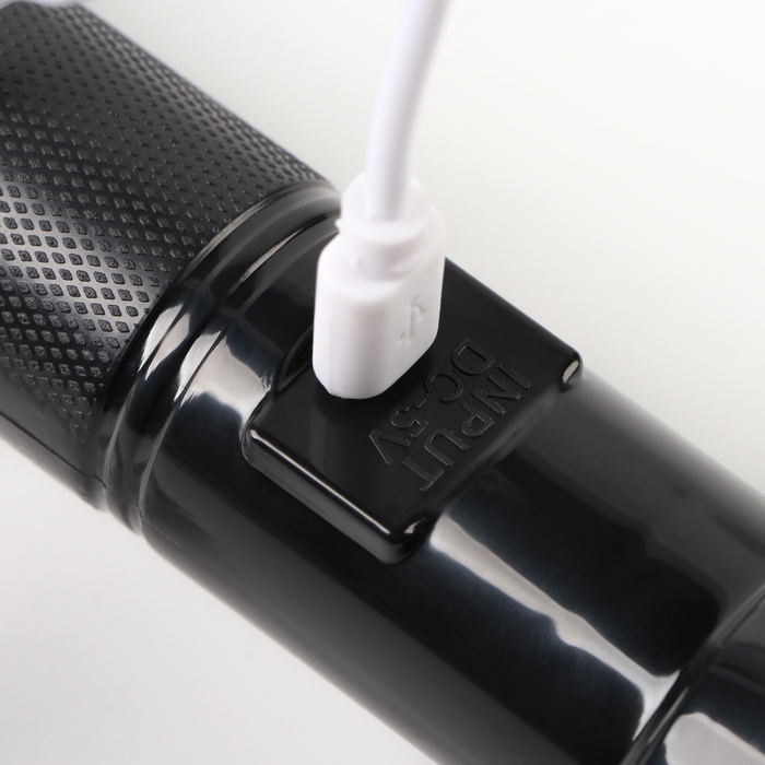 Фонарь ручной аккумуляторный, 7 Вт, 1600 мАч, 3535LED, 2 режима, IPX2, 26.4 х 6.4 см Фонарь ручной аккумуляторный, 7 Вт, 1600 мАч, 3535LED, 2 режима, IPX2, 26.4 х 6.4 см