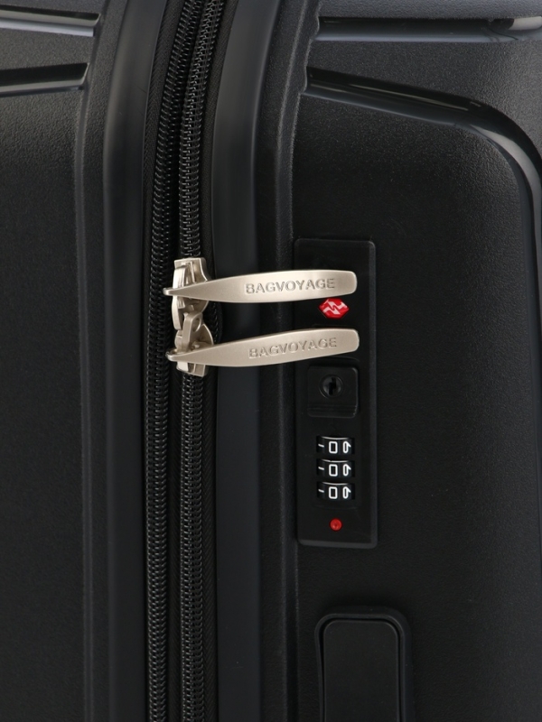 Чемодан 24 Чемодан 24", PP, 43*26*66, отд на молнии, код замок, 4 колеса, черный