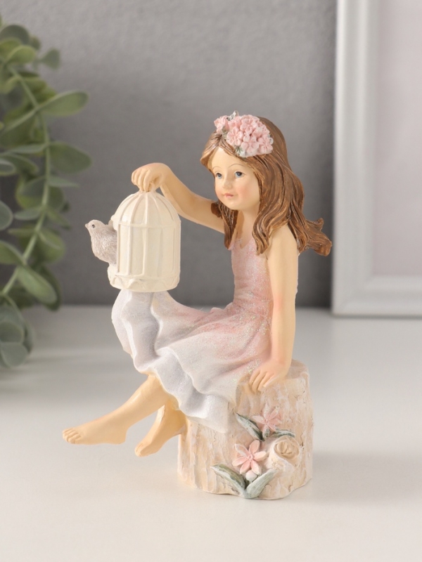 Сувенир полистоун Сувенир полистоун "Девочка с клеткой и птицей, на камне" 9х6,5х12,5 см