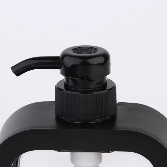 Дозатор для жидкого мыла «Эстетика», черный, 300 мл. Дозатор для жидкого мыла «Эстетика», черный, 300 мл.