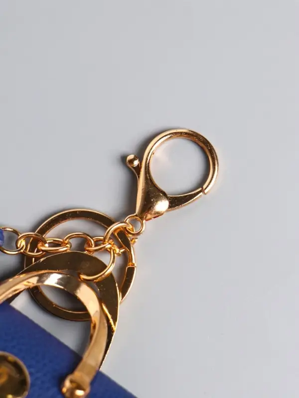 Брелок кожзам с карабином, с кистью Брелок кожзам с карабином, с кистью "Саквояж" синий 7,5х4х7 см