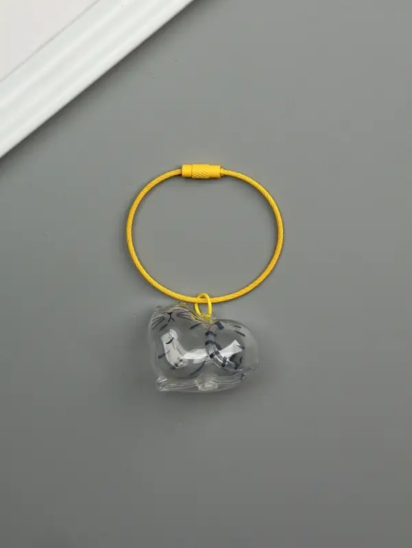 Брелок для шерсти кошачьей на тросе для ключей, рюкзака &laquo;Полосатый котик спит&raquo;, капсула с секретом, трос d=5.2 см 2.5&times;3.8&times;3 см