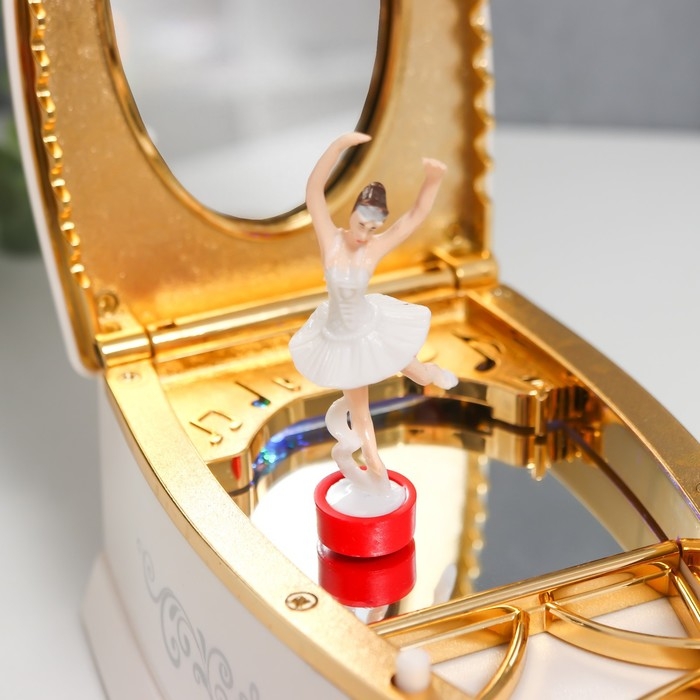 Шкатулка музыкальная механическая Шкатулка музыкальная механическая "Ретро утюг" белый 9х16х12 см