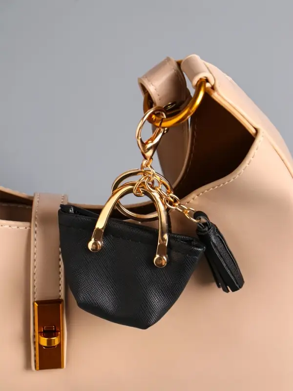 Брелок кожзам с карабином, с кистью Брелок кожзам с карабином, с кистью "Сумка тоут" чёрная 6,5х3х7 см