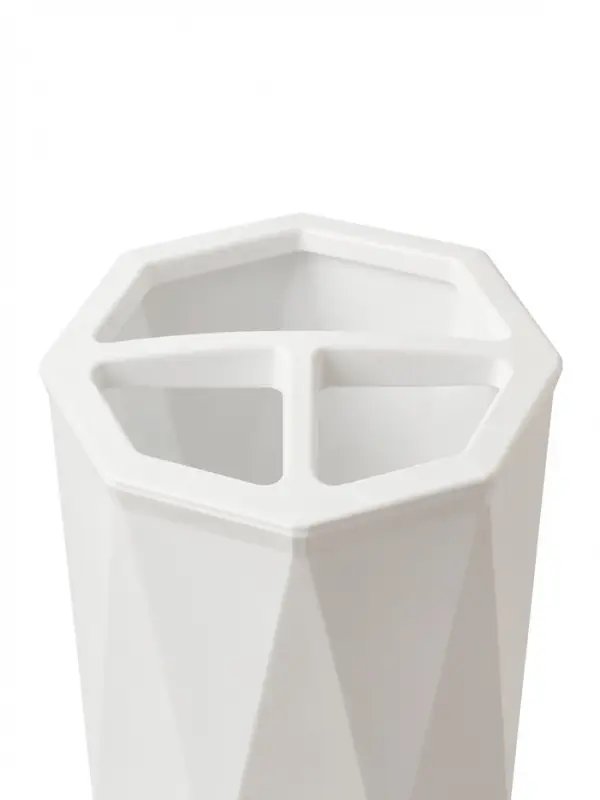 Подставка для зубных щёток &laquo;Призма&raquo;, 9.5&times;9.5&times;11.5 см, белая