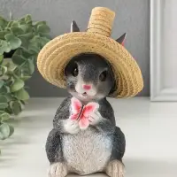 Копилка "Зайчик в шляпе с бабочкой" 19х13х12 см, серый Копилка "Зайчик в шляпе с бабочкой" 19х13х12 см, серый