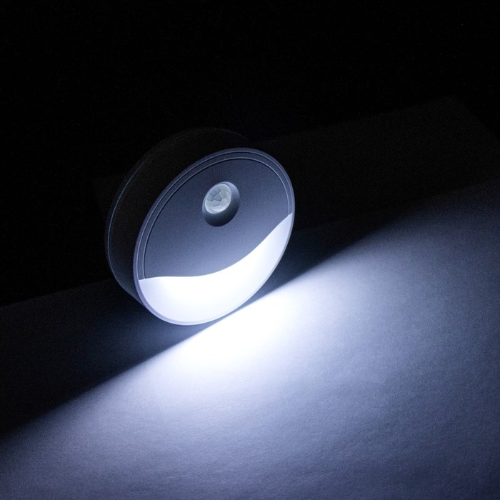 Фонарь-светильник, 50 лм, 3 ААА, магнит, клейкая основа, датчик движения, 8 х 2.5 см Фонарь-светильник, 50 лм, 3 ААА, магнит, клейкая основа, датчик движения, 8 х 2.5 см