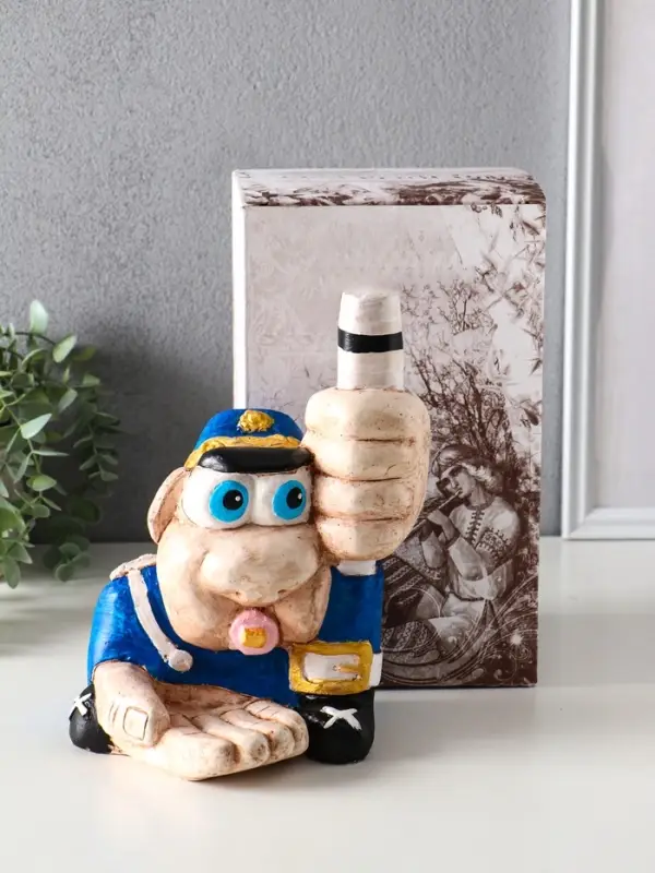 Копилка для денег «Добрый гаишник», гипс, 22.5×18×15 см Копилка для денег «Добрый гаишник», гипс, 22.5×18×15 см