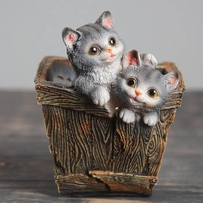 Декоративное кашпо для цветов &laquo;Ящик с котятами&raquo;, 1.3 л, 16&times;18&times;20 см, полистоун