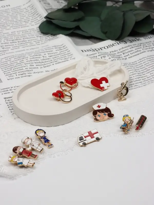 Брошь «Медицина», форма МИКС, цвет золото (неделимая фасовка 12 шт., цена за шт.) Брошь «Медицина», форма МИКС, цвет золото (неделимая фасовка 12 шт., цена за шт.)