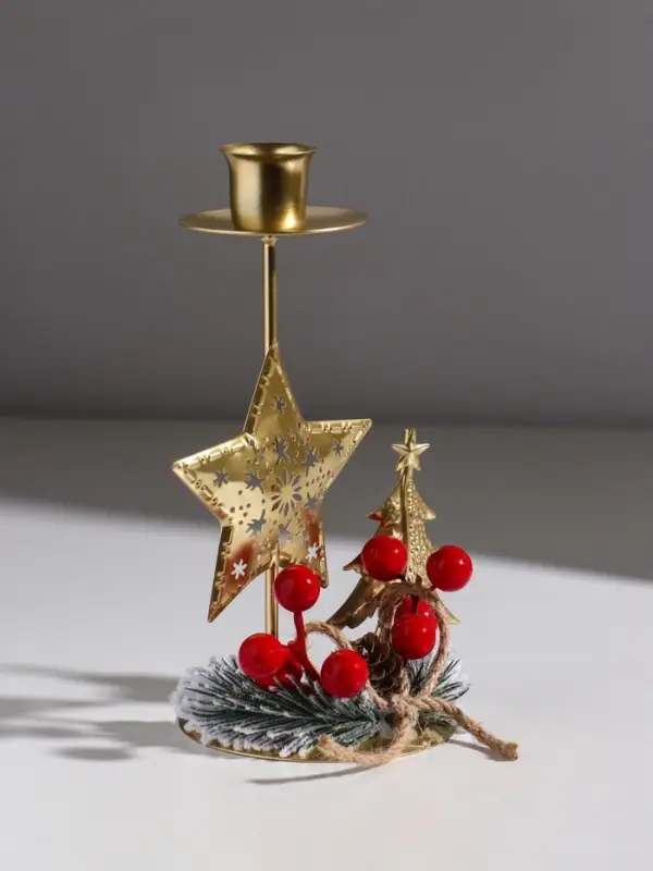 Подсвечник металл на 1 свечу  Подсвечник металл на 1 свечу "Звезда и ель с новогод.декором" золото d=2,5 см 12,5х9х18,5 см   10874