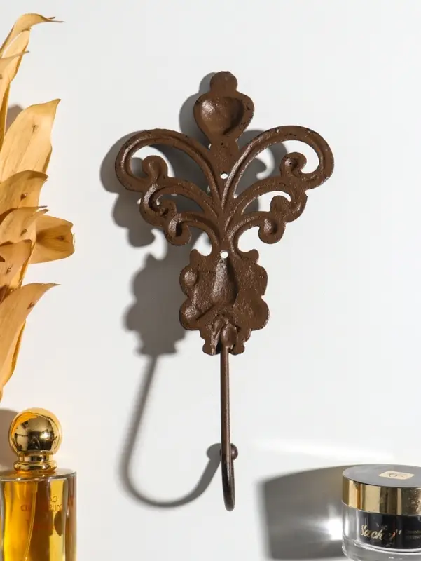 Крючок настенный &laquo;Королевский вензель&raquo;, ключница декоративная, чугун, 25.5&times;14.3&times;5.6 см