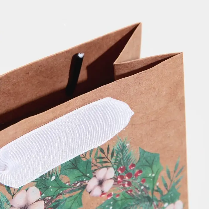 Пакет крафтовый вертикальный «Новогодний венок», S 12 х 15 х 5.5 см Пакет крафтовый вертикальный «Новогодний венок», S 12 х 15 х 5.5 см