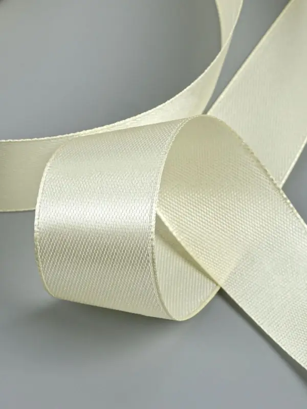 Лента атласная, 25 мм, 23&plusmn;1 м, светло-бежевая №64