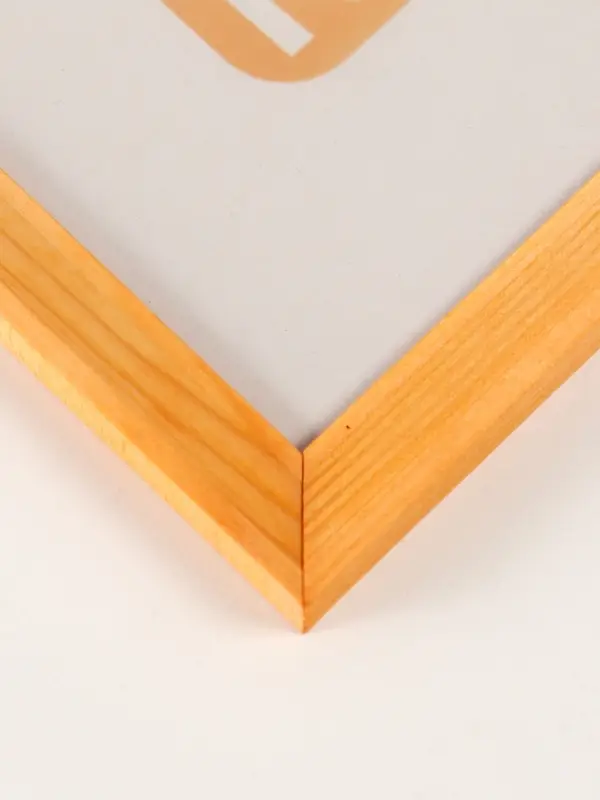 Фоторамка дерево 30х40 см, сосна №2 (пластиковый экран) Фоторамка дерево 30х40 см, сосна №2 (пластиковый экран)