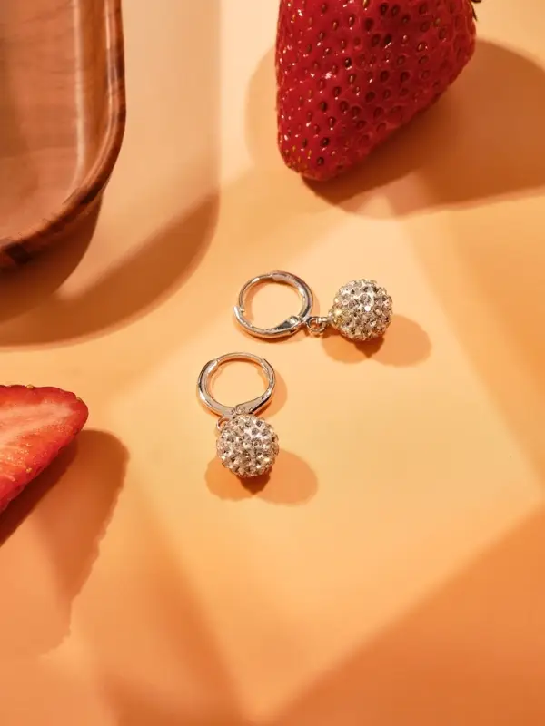 Серьги со стразами &laquo;Шамбала&raquo; сияние, белые в серебре