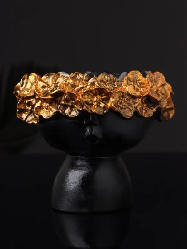 Подставка для мелочей Подставка для мелочей "Девочка в венке" 11х13х11 см, черный с бронзой