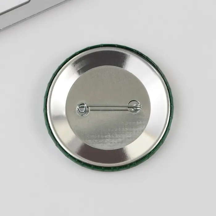 Подарочный набор, ручка шариковая 0.5 мм, значок «Выпускник ШКОЛЫ» Подарочный набор, ручка шариковая 0.5 мм, значок «Выпускник ШКОЛЫ»