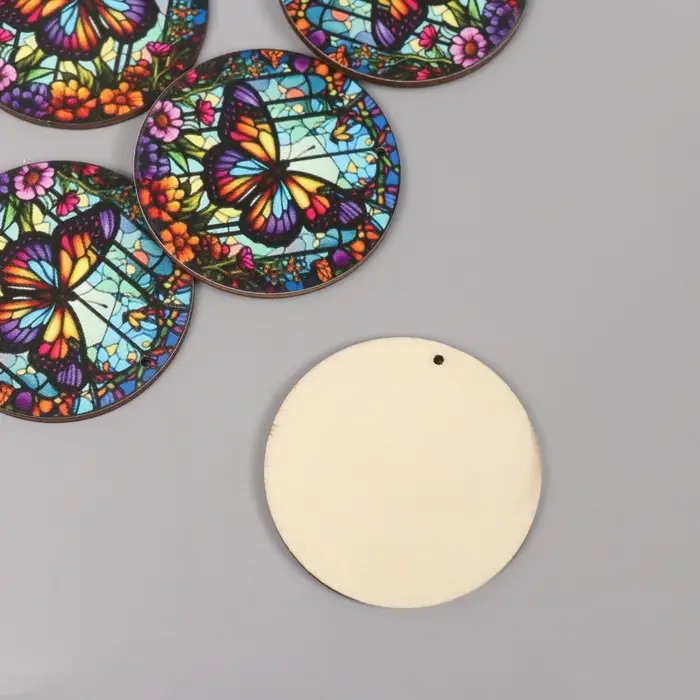 Декор для творчества дерево Декор для творчества дерево "Цветочная бабочка. Витраж" 4,6х4,6х0,3 см