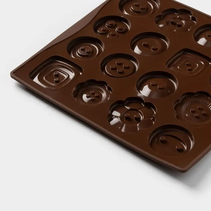 Форма для шоколада Доляна &laquo;Пуговки&raquo;, силикон, 17.4&times;16.5&times;0.4 см, 16 ячеек (d=3 см), коричневая