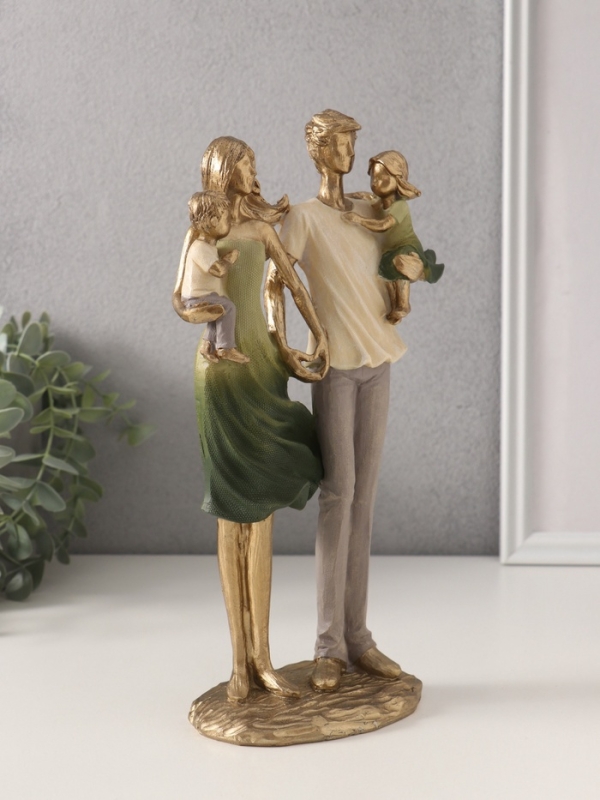 Сувенир полистоун Сувенир полистоун "Родители и дети" сливочно-зелёный 13,5х7,5х26 см