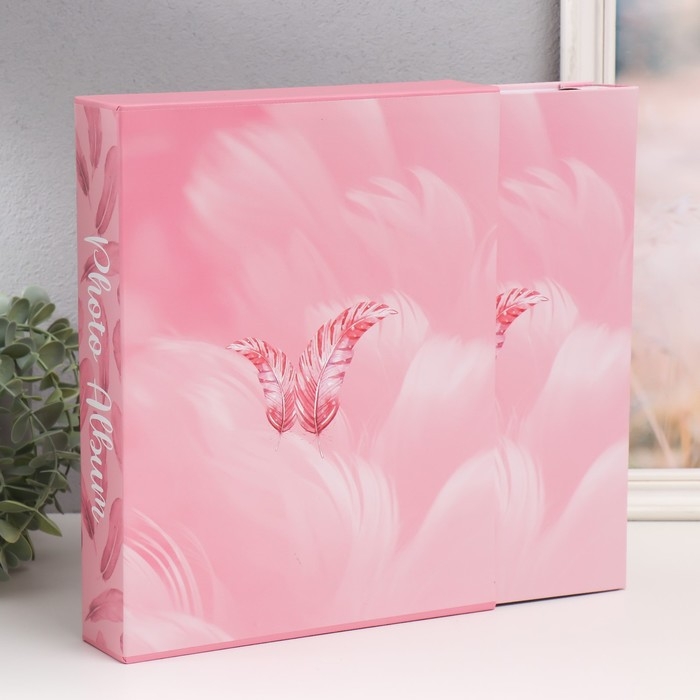 Фотоальбом на 200 фото 13х18 см Фотоальбом на 200 фото 13х18 см "Пёрышки в дымке" в коробке МИКС 5,5х23х29,5 см