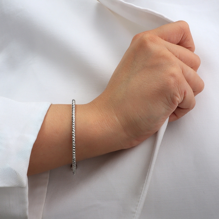 Набор 4 предмета: 3 пары серьги, 1 браслет «Блеск» фонд, цвет белый в серебре Набор 4 предмета: 3 пары серьги, 1 браслет «Блеск» фонд, цвет белый в серебре