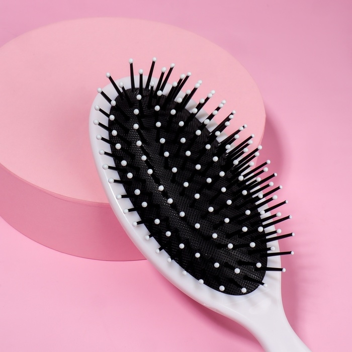 Расчёска массажная, 7 &times; 22 см, цвет белый