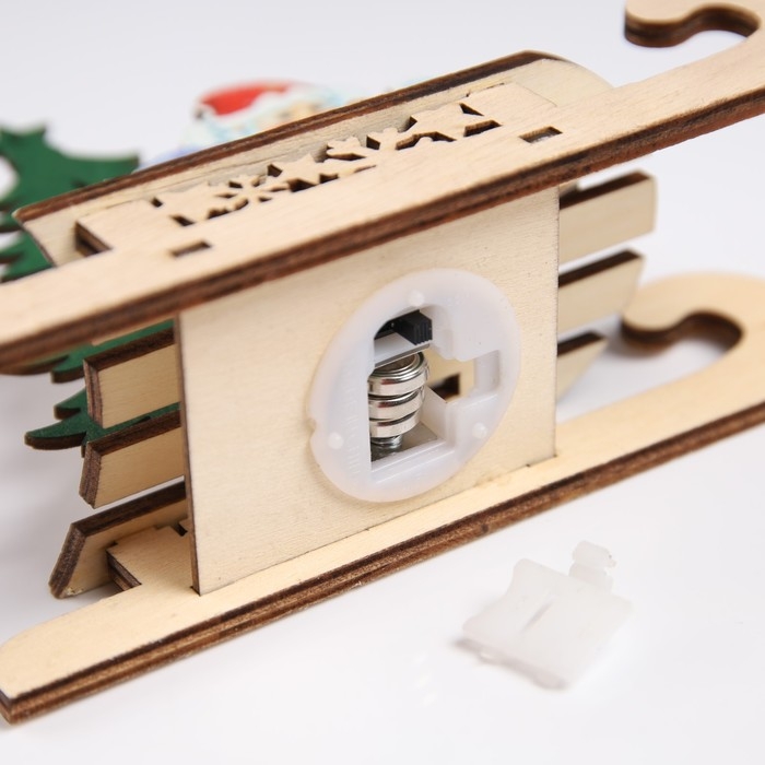 Светодиодная фигура «Сани с Дедом Морозом» 15.5 × 12 × 5.5 см, дерево, батарейки LR1130х3 (в комплекте), свечение тёплое белое