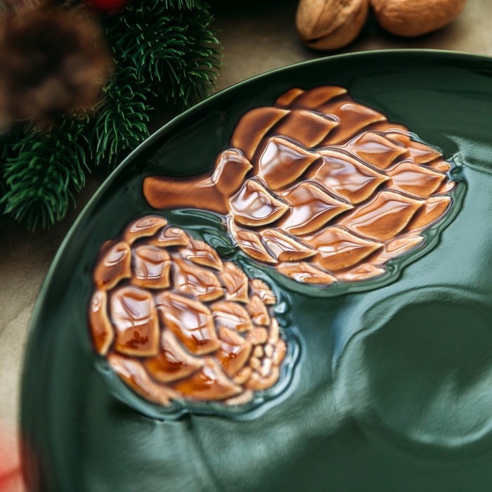 Новый год! Блюдо новогоднее керамическое «Зимний лес», 27 см, цвет зелёный