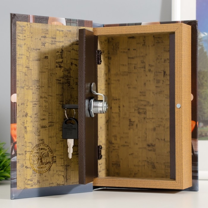 Сейф-книга дерево, кожзам Сейф-книга дерево, кожзам "Дизайн интерьера. Формы и цвета" 21х13х5 см