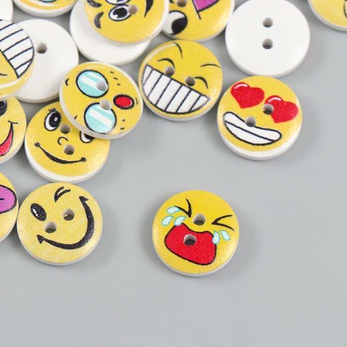 Пуговицы дерево для творчества 2 прокола Пуговицы дерево для творчества 2 прокола "Смайлики" набор 40 шт 1,5х1,5х0,4 см