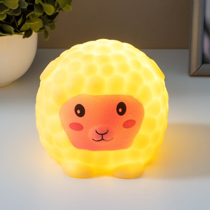 Ночник Ночник "Барашек" LED от батареек LR44 желтый 9х9х8 см RISALUX