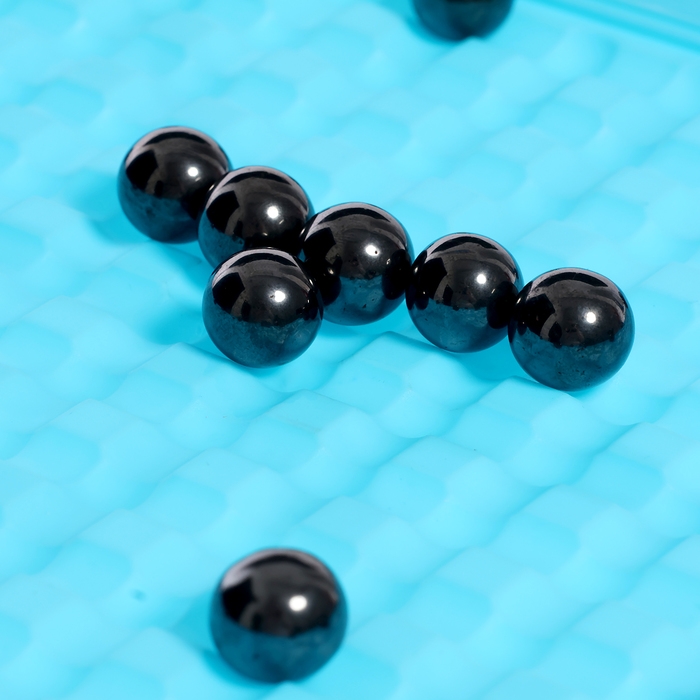 Настольная игра «Магнитная битва», 2-4 игрока, 8+, 28 шариков Настольная игра «Магнитная битва», 2-4 игрока, 8+, 28 шариков