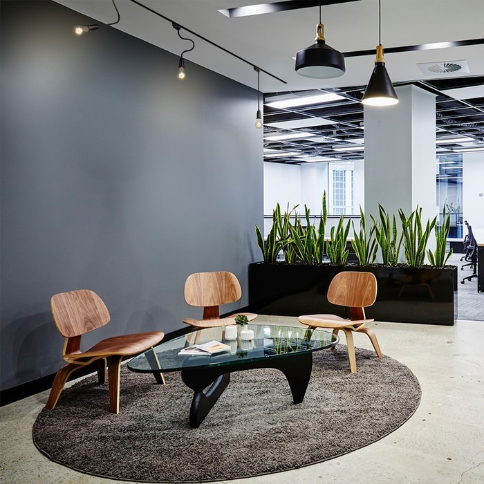 Светильник трековый Светильник трековый "Снейк" Е27 40Вт черный 3,5х3,5х40см