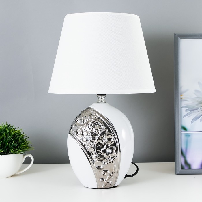 Настольная лампа 16516/1 E14 40Вт бело-хромовый 22х22х35 см RISALUX