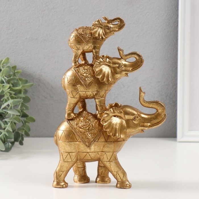 Сувенир полистоун Сувенир полистоун "Пирамида из 3 слонов" золото 6,5х15,5х24 см