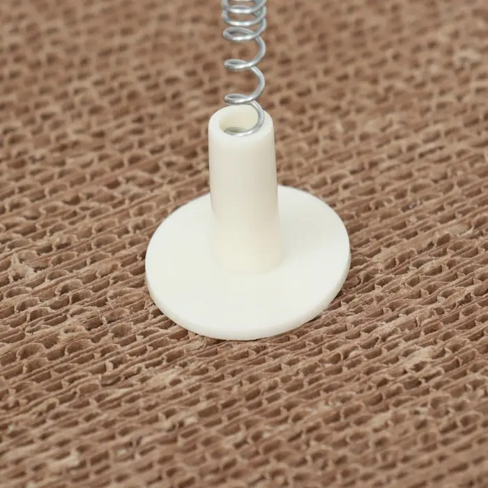 Игрушка-дразнилка для кошек &laquo;Дед мороз&raquo;, с креплением на когтеточку