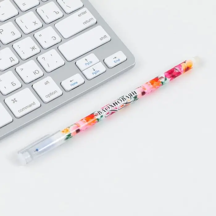 Ручка пиши-стирай, синяя паста, гелевая, 0.5 мм с колпачком «С 8 Марта» Ручка пиши-стирай, синяя паста, гелевая, 0.5 мм с колпачком «С 8 Марта»