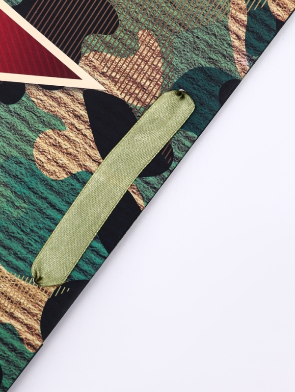 Пакет подарочный вертикальный «Защита»,  M 26 × 32 × 12 см