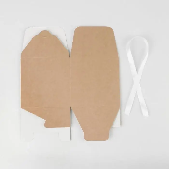 Коробка подарочная складная крафтовая, упаковка, 12 х 12 х 12 см Коробка подарочная складная крафтовая, упаковка, 12 х 12 х 12 см