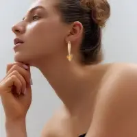Серьги &laquo;Сердце&raquo; кристалл, радужные в золоте
