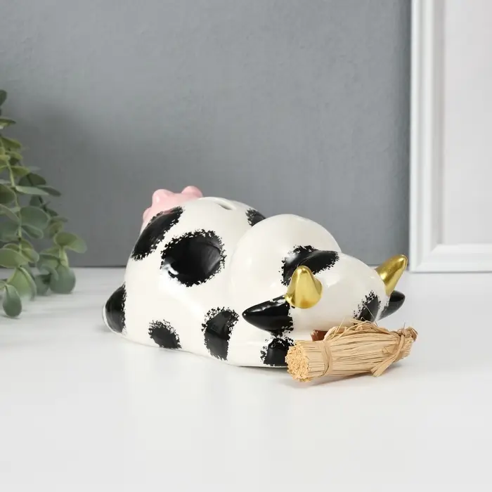 Копилка для денег &laquo;Коровка на сене&raquo;, керамика, 18.5&times;10.8&times;9.7 см