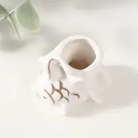 Фигурка керамика подставка д/зубочисток &laquo;Белая рыбка&raquo;, с золотом, 5.2&times;4&times;5.5 см