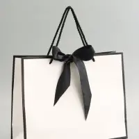 Пакет подарочный, белый, с бантом, 32 х 25 х 11 см