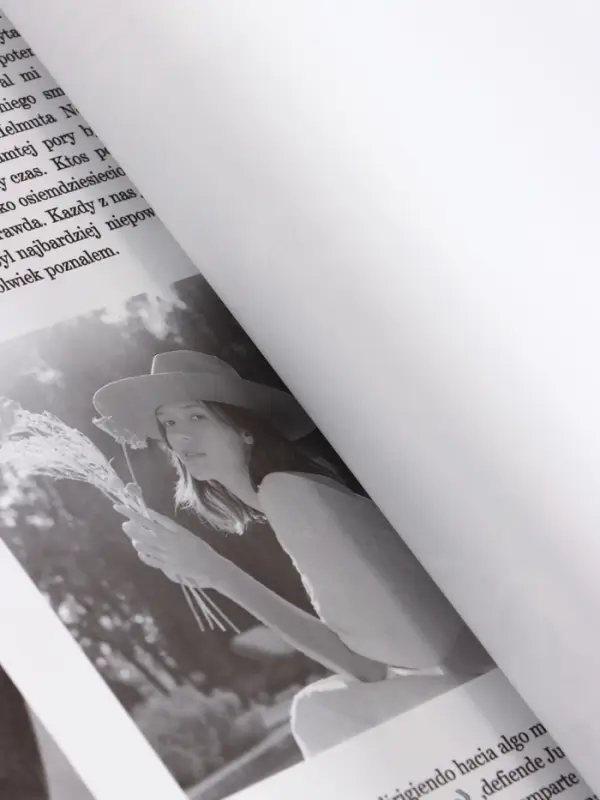 Пленка флористическая "Газета моды" 65мкм, белая, 50х57 &plusmn;1см